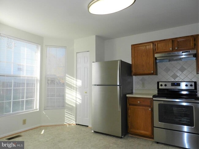 Building Photo - 304 Pinnacle Dr