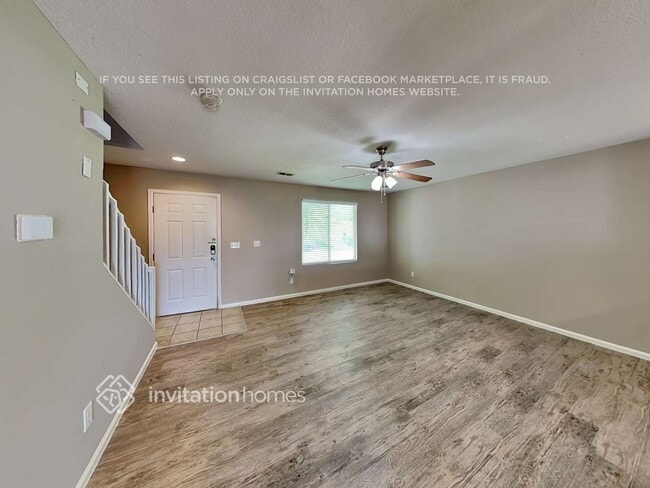 Foto del edificio - 1465 Hummingbird Cir