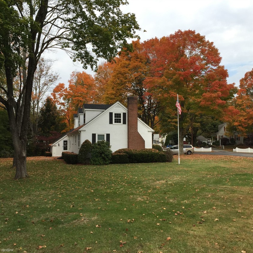 Building Photo - 2 Mill St