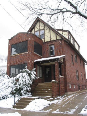Building Photo - 908 E Dayton St