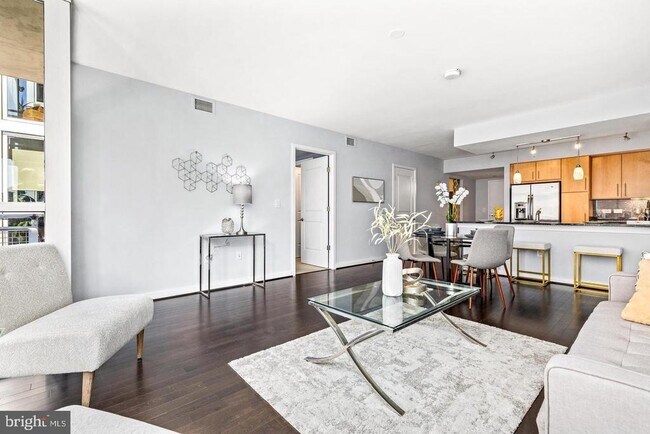 Foto del edificio - 1025 First St SE