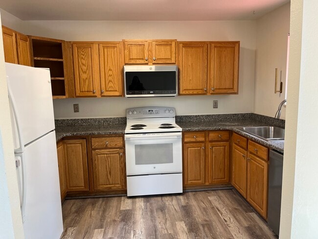 Building Photo - 765 Hermes Cir