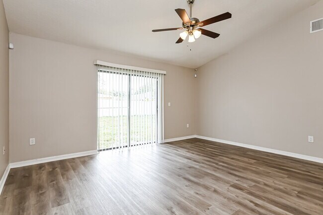 Building Photo - 351 Montgomery Ct