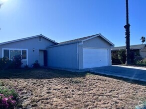 Building Photo - 40 Ranchito Ct