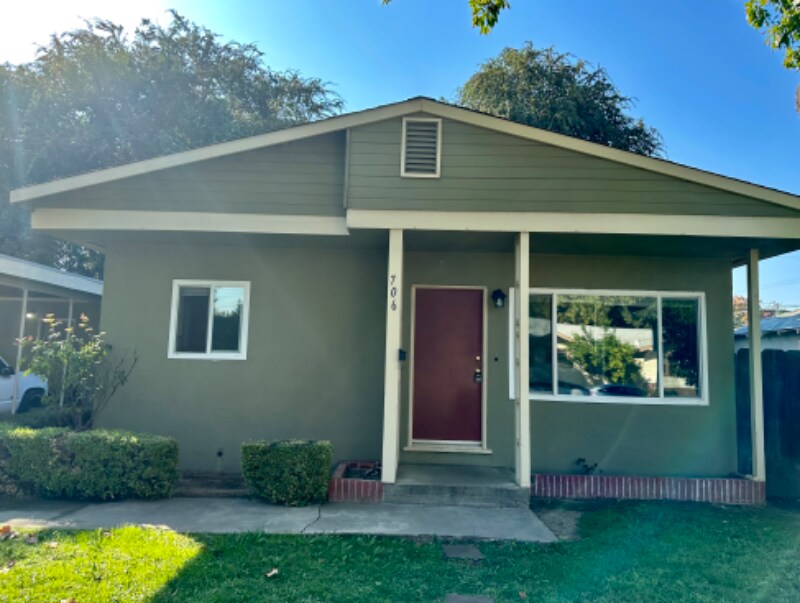 Foto principal - 706 Burke Ave
