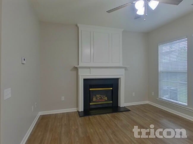 Building Photo - 2521 Wingdale Dr