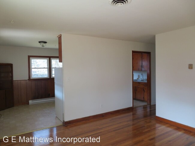 Foto del edificio - 3 br, 1 bath House - 403 Railroad Avenue