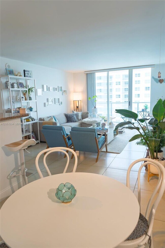 Foto del edificio - 1155 Brickell Bay Dr