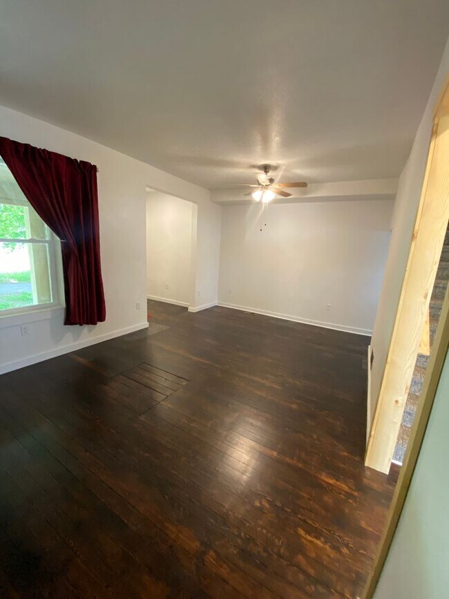 Building Photo - Newly Remodeled Single Family Home in Reardan, WA! Available Now!