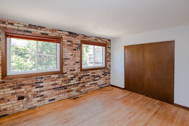 Foto del edificio - 1255 W Belden Ave