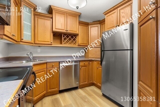 Building Photo - 2 Bed 1 Bath Large Apartment in Albert Park