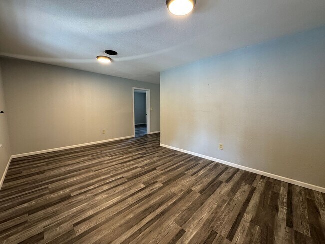 Building Photo - 14467 Worth Ln
