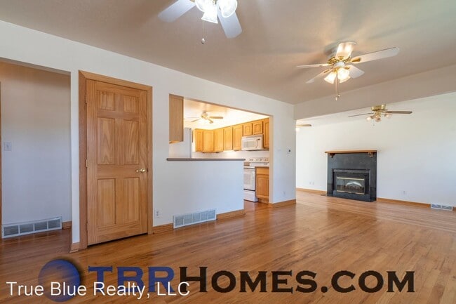 Building Photo - 4 br, 2 bath House - 128 Emery Rd