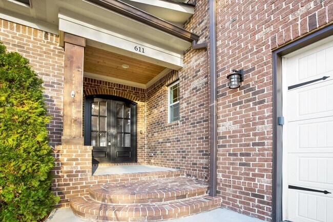 Foto del edificio - 611 Band Dr