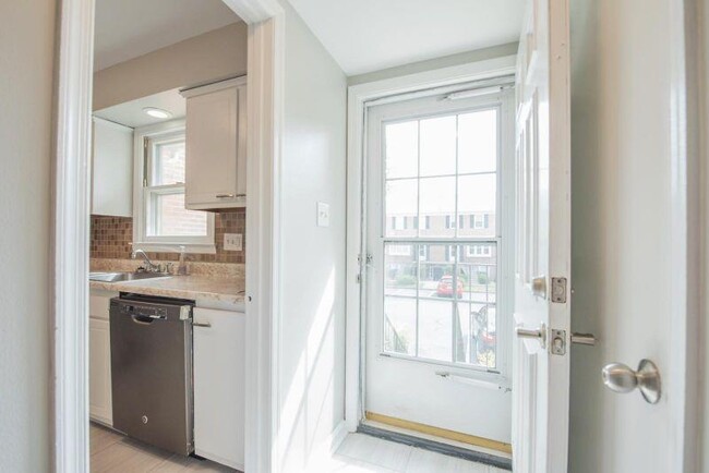 Building Photo - 1510 Presidential Drive