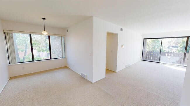 Building Photo - 2120 Pauline Blvd