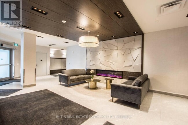 Photo du bâtiment - 58 Lakeside Ter