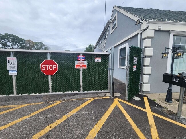 Building Photo - 204 Brentwood Rd