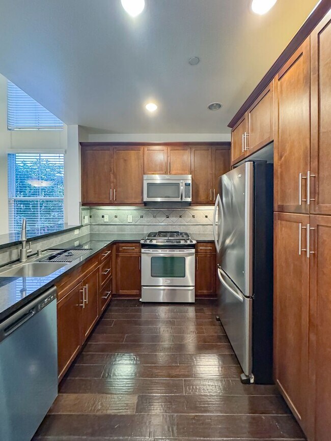 Foto del edificio - Beautiful 2bd 2bath Luxury Apartment in Torrance