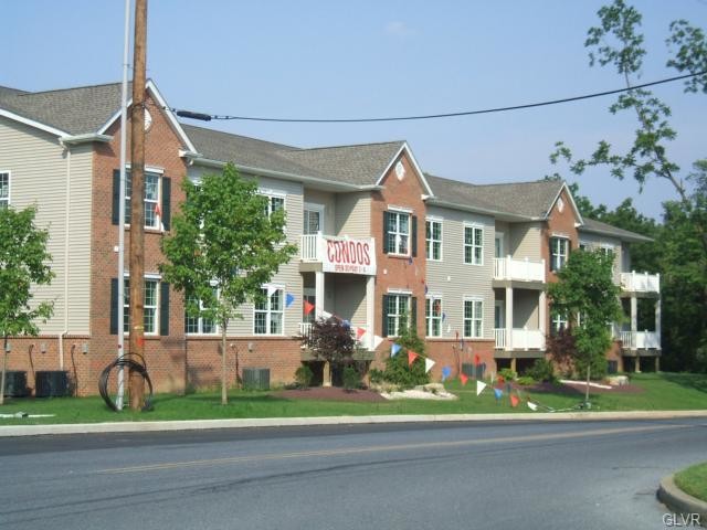 Foto principal - 329 Mickley Rd