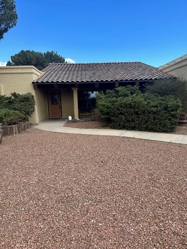 Foto principal - 1719 Regal Ridge St