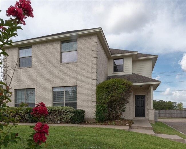 Building Photo - 3858 Oldenburg Ln