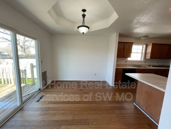 Building Photo - 5543 S Walnut Hill Ave