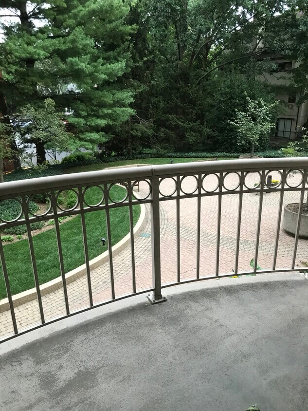 5000 Battery Ln Unit 201, Bethesda, MD 20814 Condo for Rent in