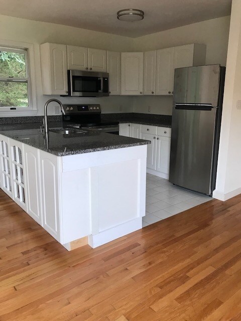 Kitchen - 35 Richards Rd
