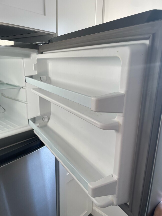 Building Photo - 265 E 69th Way