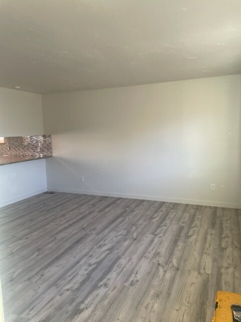 Foto del edificio - 1067 E Carolina Ave