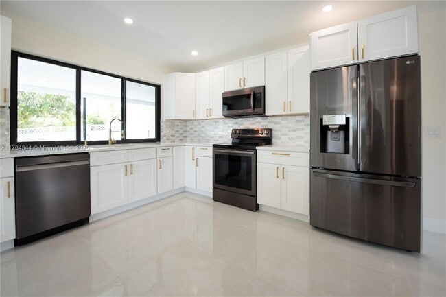 Photo - 4700 McKinley St House