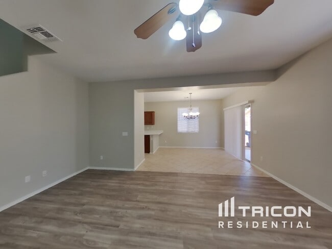 Building Photo - 876 S Colonial Dr