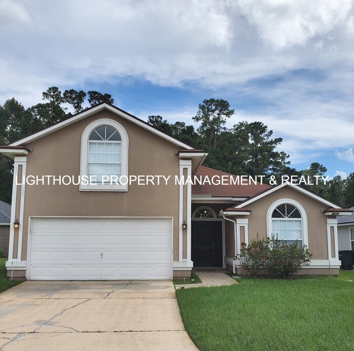 Primary Photo - Beautiful and Spacious 5 Bed/2 Bath Home i...