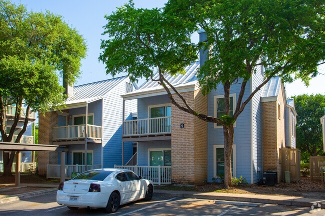 Building Photo - Oakhampton Place