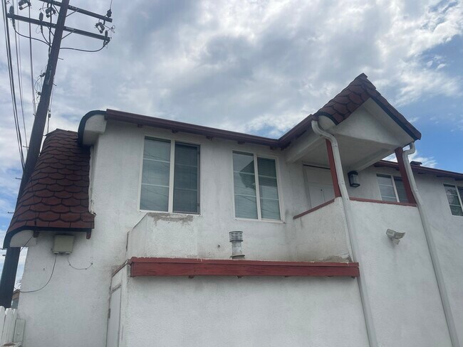 Unidad superior - 1131 E Whiting Ave