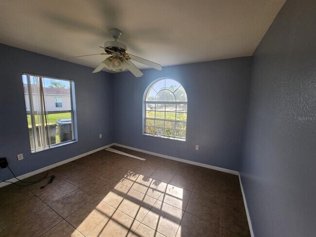 Foto del edificio - 635 Bluebill Ct