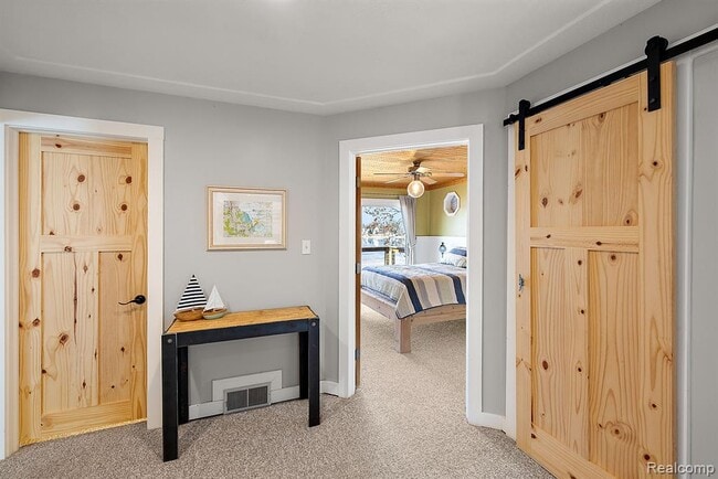 Building Photo - 222 Ackerson Lake Dr