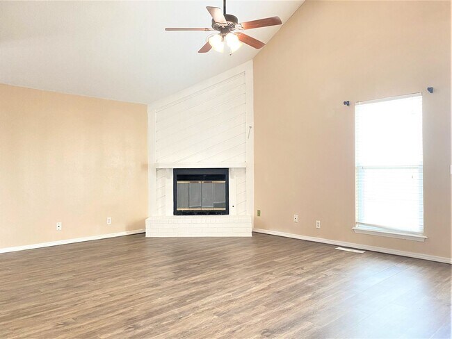 Foto del edificio - 725 Lapwing Rd