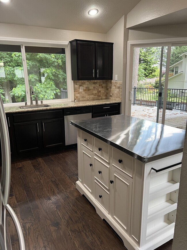 Foto del edificio - 1017 35th St Ct NW