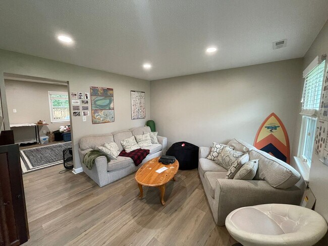 Foto del edificio - Virginia Beach Gem – 3 Bed, 2.5 Bath with ...