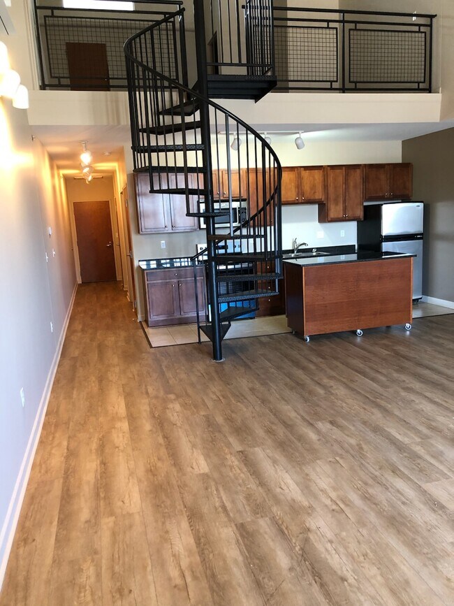 Foto del edificio - 401 W Shoreline Dr