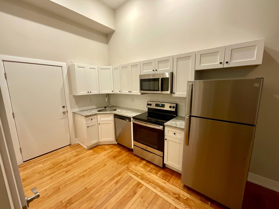 Foto principal - 4629 E Thompson St