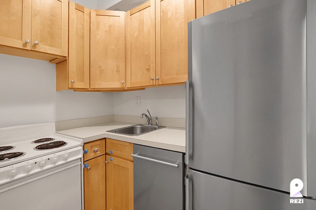 Foto del edificio - 417 E 83rd St
