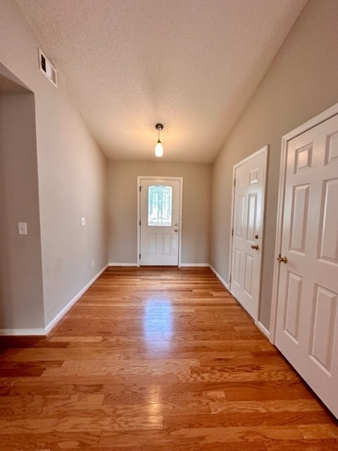 Building Photo - Move in Ready! Ranch style home for rent i...