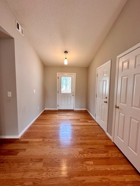 Foto del edificio - Move in Ready! Ranch style home for rent i...