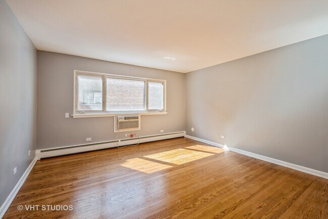 Building Photo - 8225 S King Dr