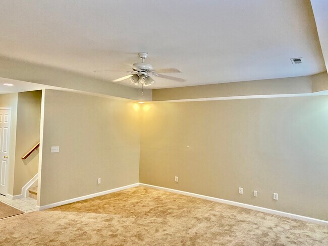 Building Photo - 1106 Oatlands Park