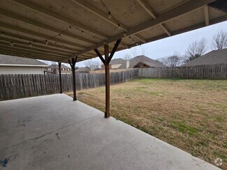 Building Photo - 905 Cedar Creek Dr