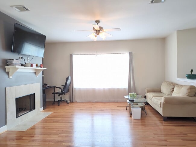 Foto del edificio - 11603 Main Spruce Dr